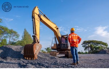 HUẤN LUYỆN AN TOÀN LAO ĐỘNG CHO LÁI XE NÂNG – MÁY MÚC